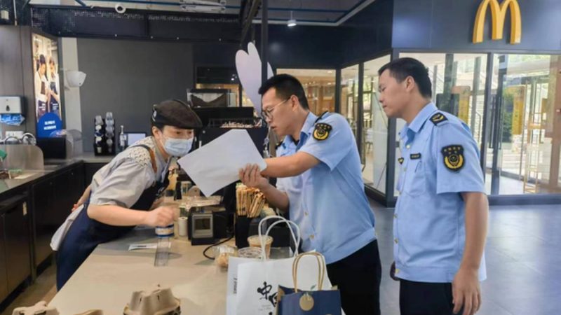 狗狗饼干与磨牙棒：揭秘宠物零食的差异化功能