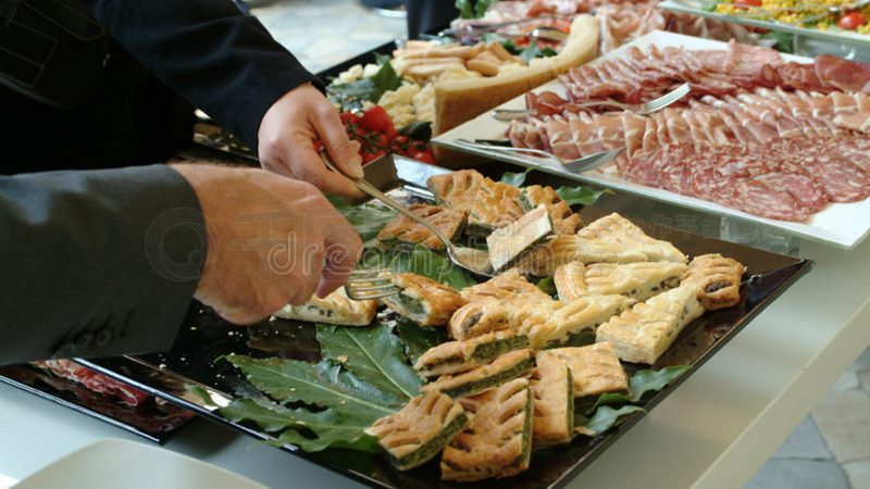 小标题：一、散装零食的批发市场现状